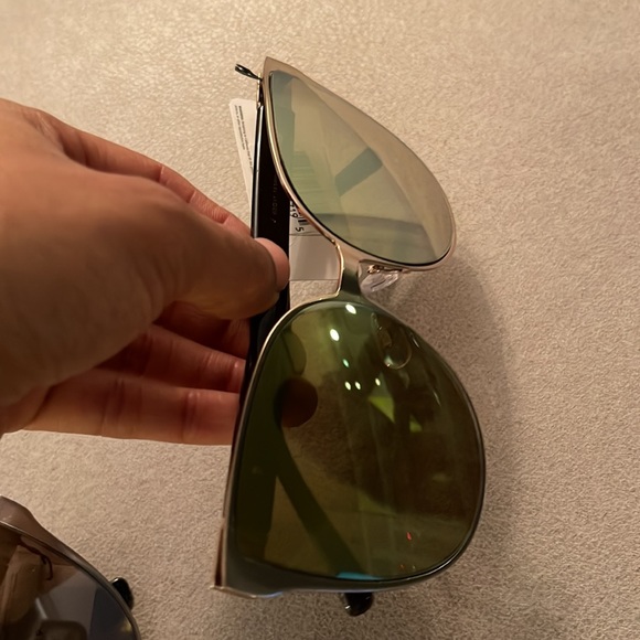 Irresistor Astro Girl Suglasses - Picture 6 of 7